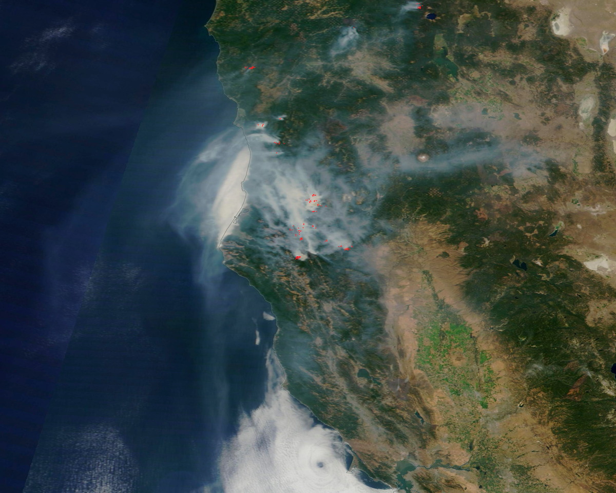 Smoke from Wildfires in California, Washington Seen from Space (Photos)